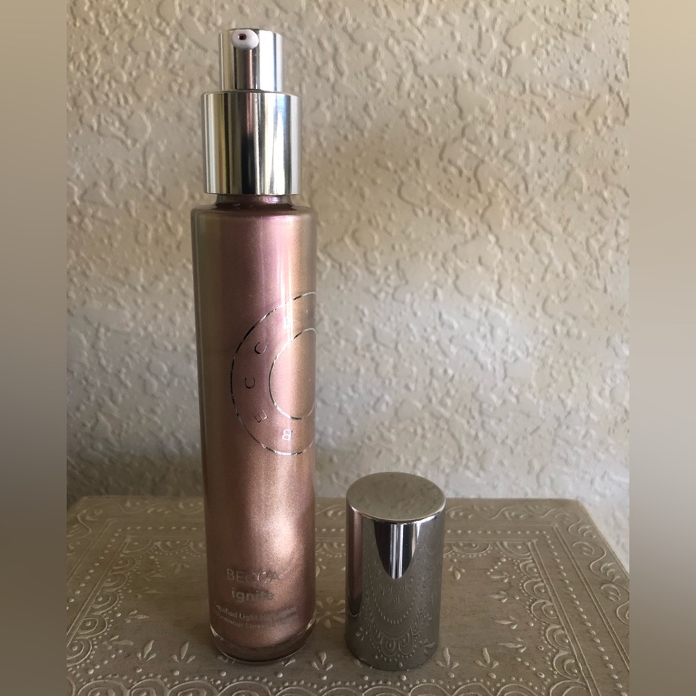 BECCA Cosmetics Ignite Liquified Light Highlighter